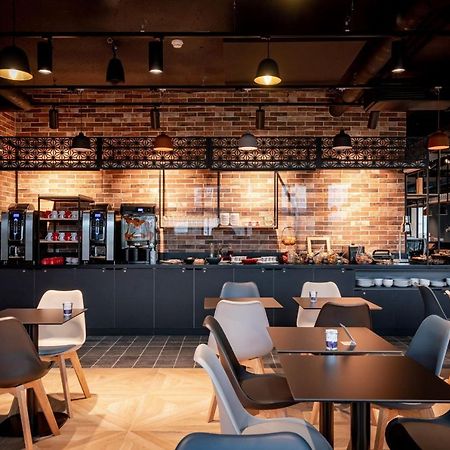 Ibis Styles Valenciennes Petite Foret Екстериор снимка