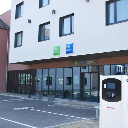 Ibis Styles Valenciennes Petite Foret Екстериор снимка