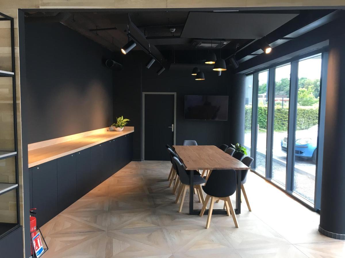 Ibis Styles Valenciennes Petite Foret Екстериор снимка