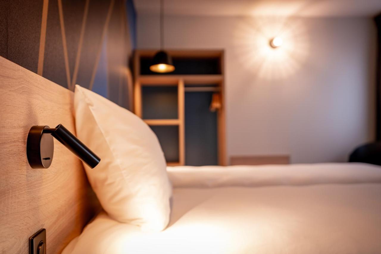Ibis Styles Valenciennes Petite Foret Екстериор снимка