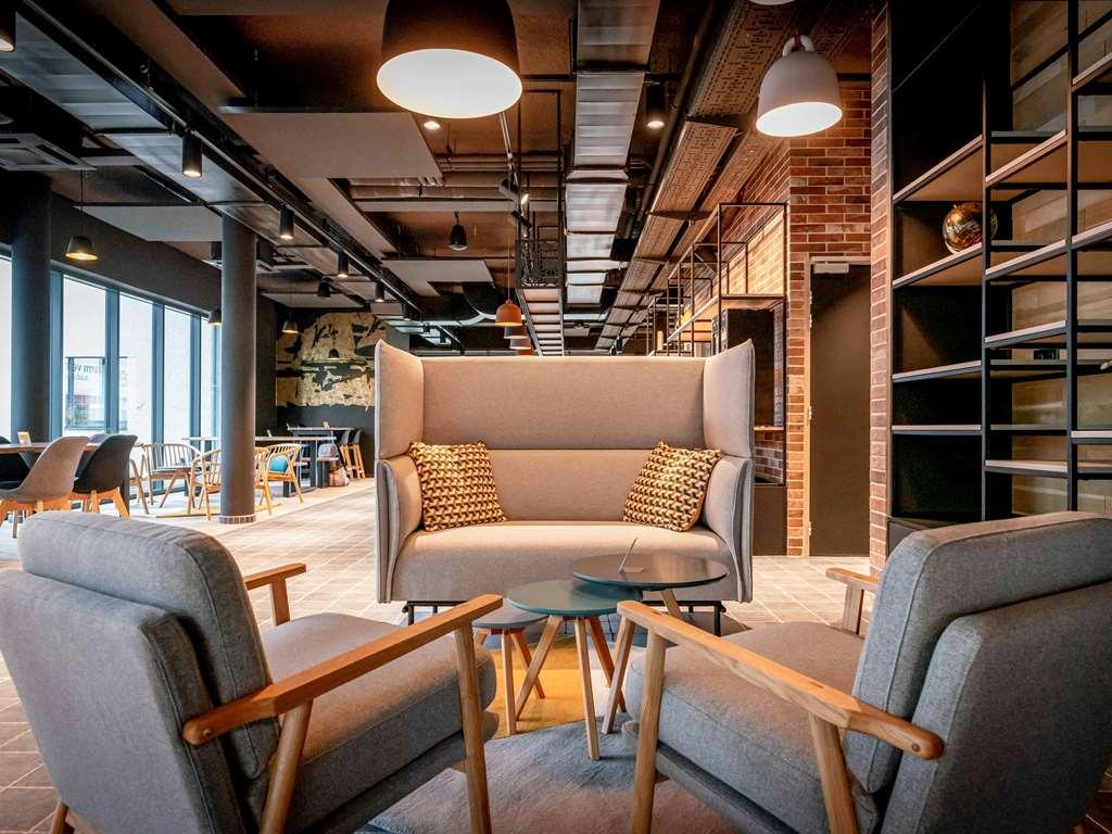Ibis Styles Valenciennes Petite Foret Ресторант снимка